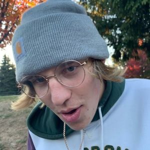 Meet your Posher, Jonathan